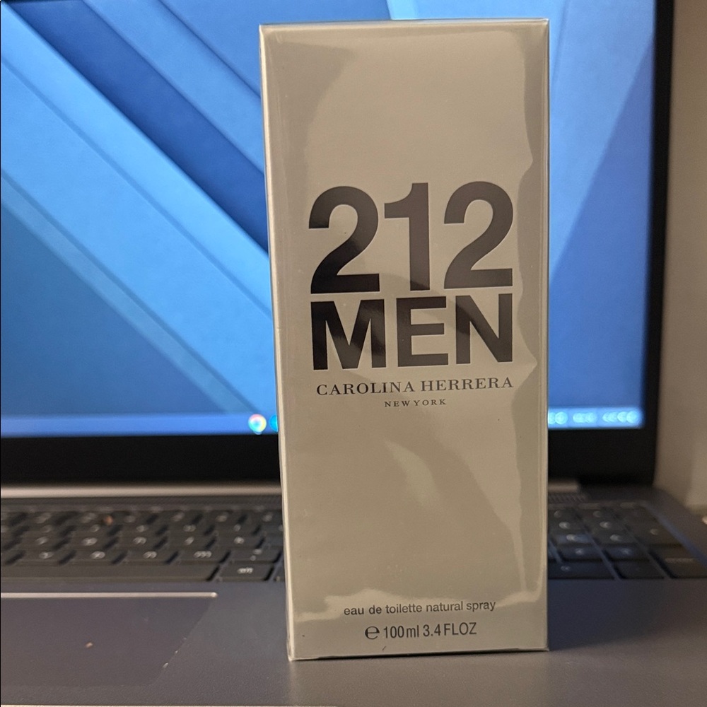 Carolina Herrera 212 Men White Retail Box